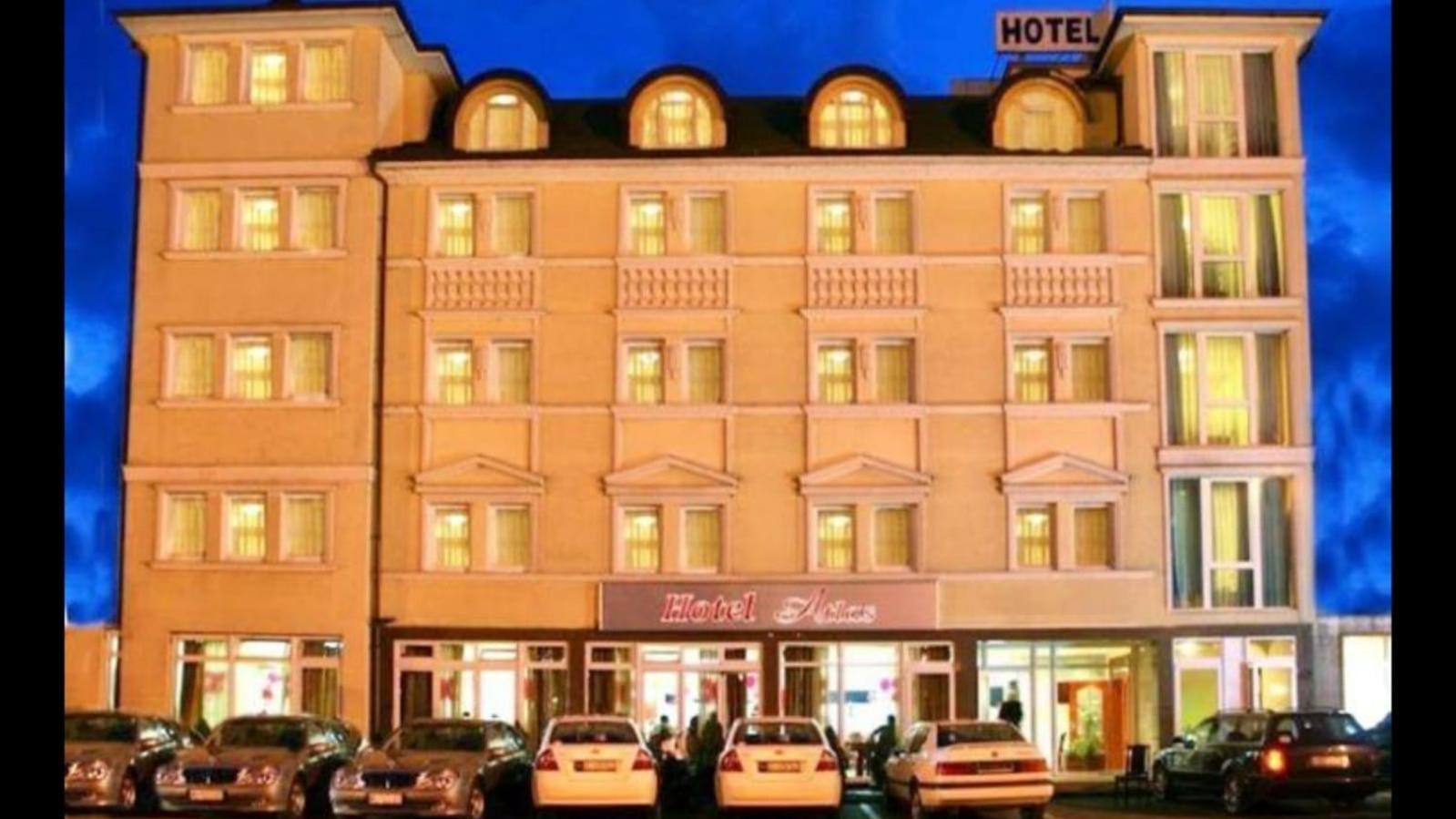 Hotel Atlas Нови-Пазар Экстерьер фото