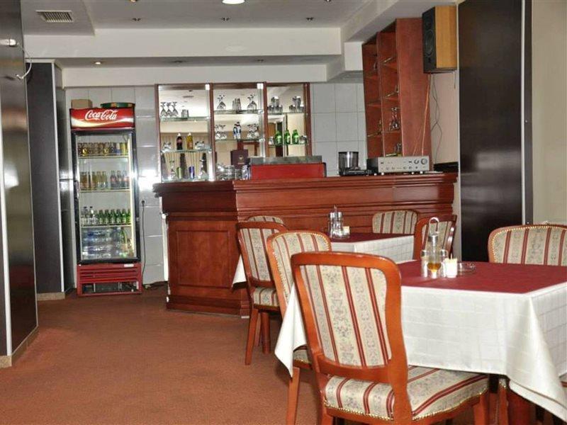 Hotel Atlas Нови-Пазар Экстерьер фото
